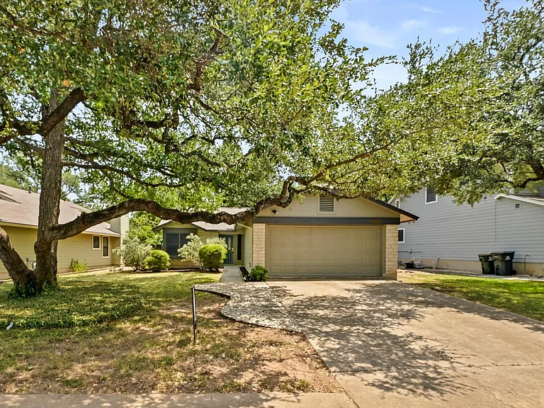 7403 Dallas Dr — Photo 1