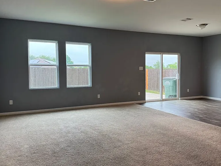 105 Rainey Dr — Photo 6