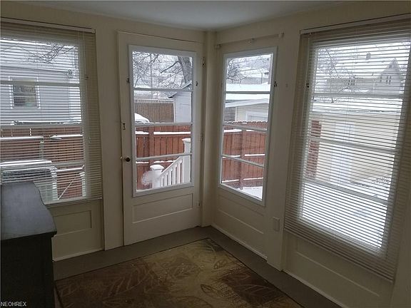 3rd image of 140 Bellfield Ave