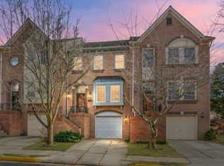 3953 Valley Ridge Dr, Fairfax, VA 22033