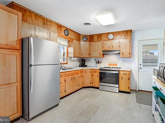 4th image of 7951 Yellow Springs Rd