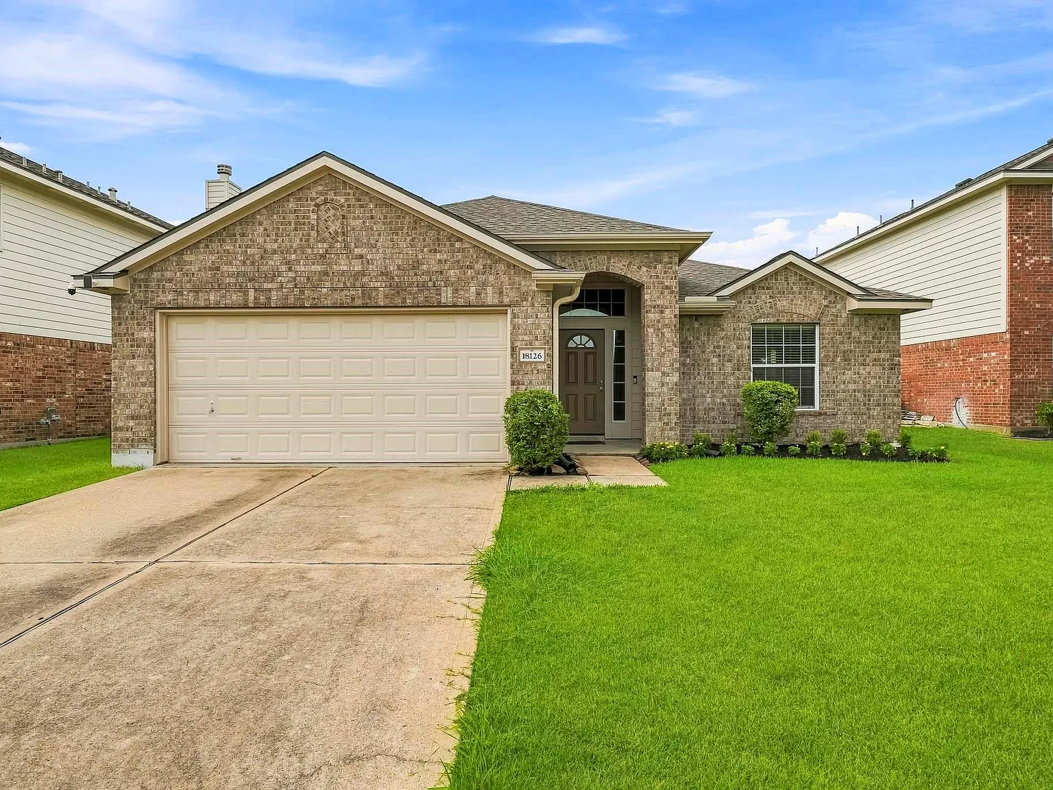 3 bed, 2.0 bath, 1786 sqft, $2,400 — Photo 3