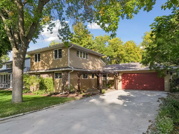 1868 Woodland Dr, Red Wing, MN 55066