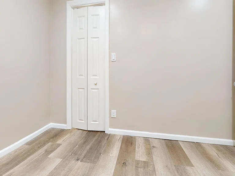 8008 Algon Ave — Photo 10