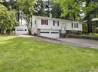 2280 Fernwood Cir, Lake Oswego, OR 97034