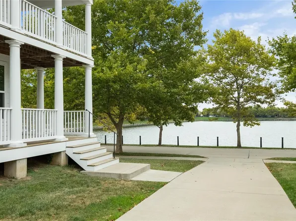3491 New Town Lake Drive, St Charles, MO 63301