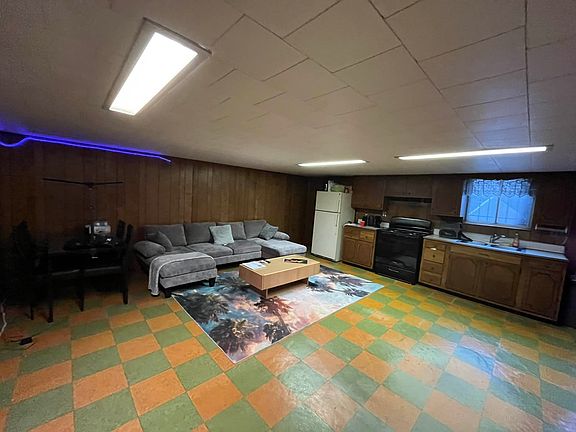 4th image of 22-34 Steinway St Unit 1