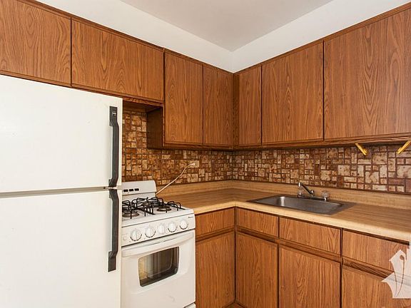 5th image of 739 W Belmont Ave APT 116
