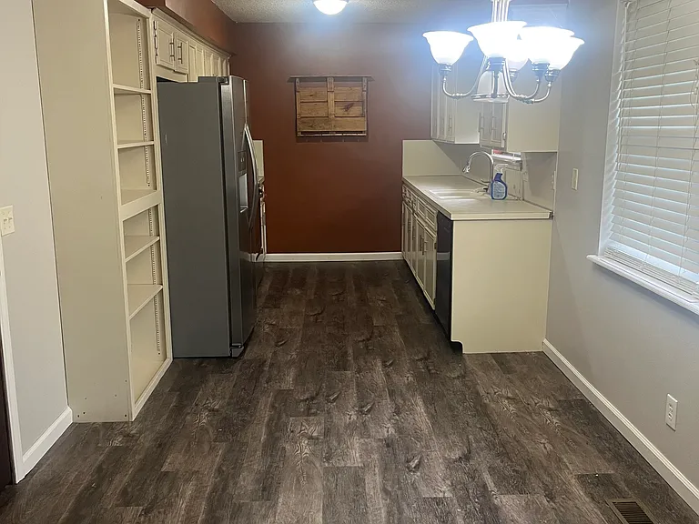 126 W Honolulu St — Photo 13