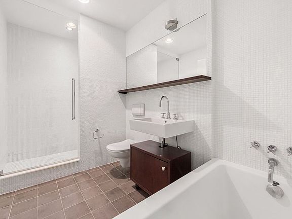 5th image of 21 Astor Pl APT 9D