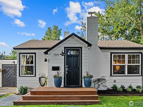 3rd image of 709 E Tacoma Avenue