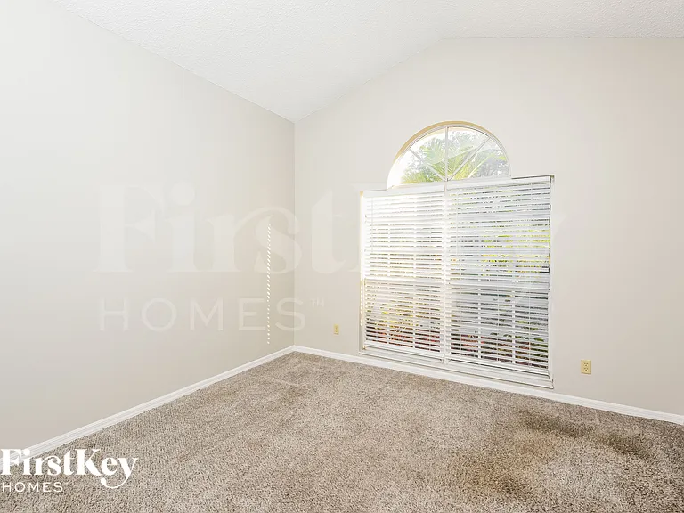 1047 Whittier Cir — Photo 13