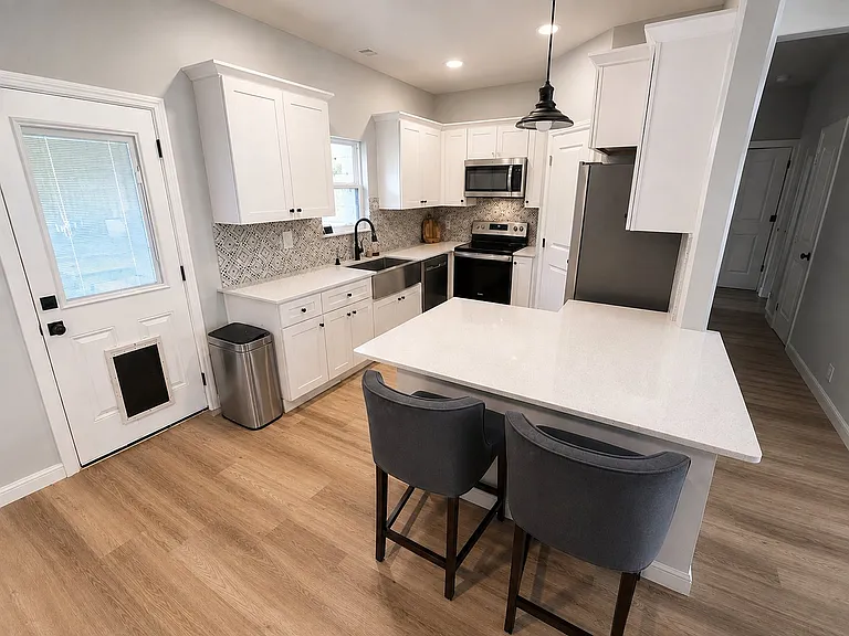 127 Wells St — Photo 4