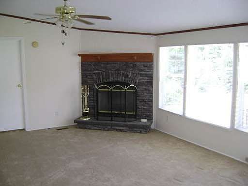 2nd image of 40 Mountain Pointe Dr