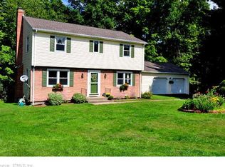 27 Apple Tree Ln, Windsor, CT 06095