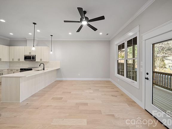 4th image of 105 Collin Pl #2