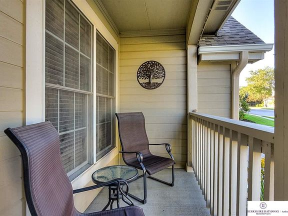 4th image of 625 S 180th Ave