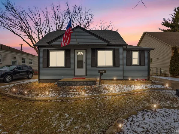 24927 Junior St, Saint Clair Shores, MI 48080