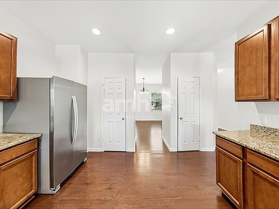 3rd image of 10103 Green Grass Rd