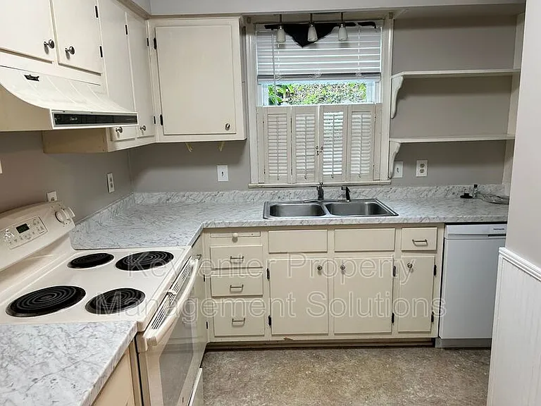 700 Rife Rd #11C — Photo 9