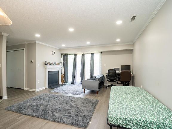 3rd image of 311 Aspen Dr