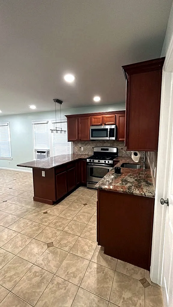1 bed, $2,500 — Photo 1