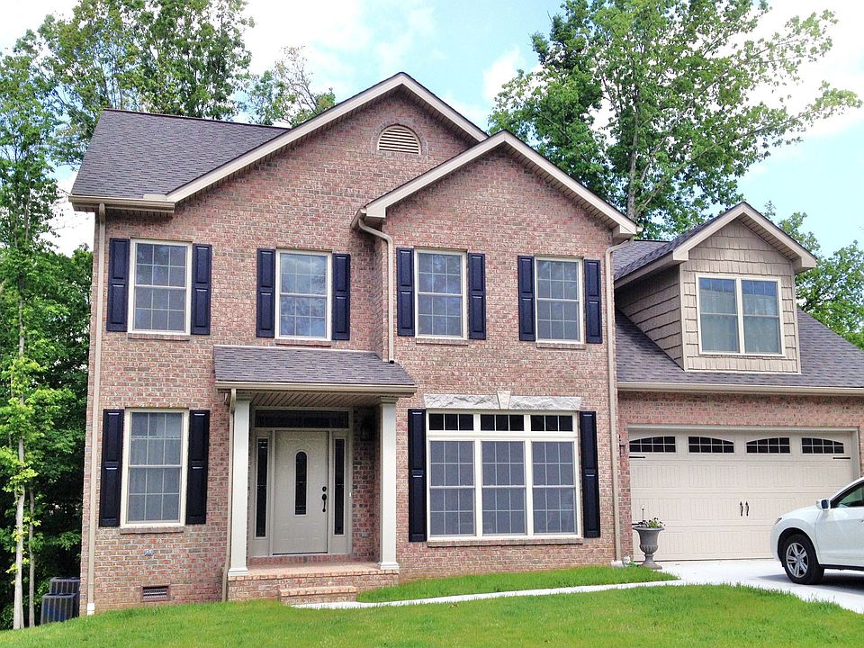 1st image of 302 Yorkshire Dr