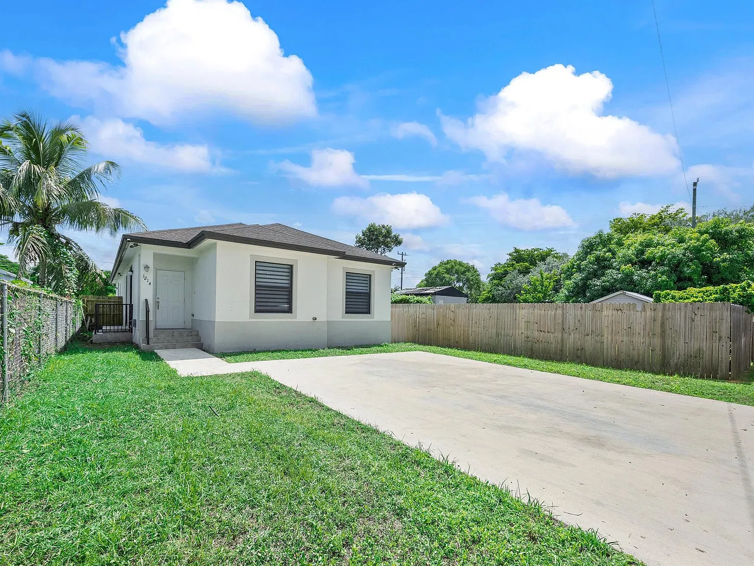 NW 6th Ave, Florida City — Photo 1
