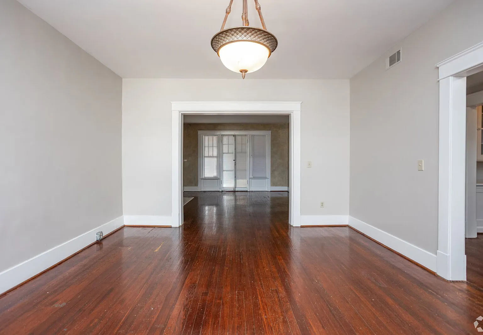 Katherine Court Apartments — Photo 1