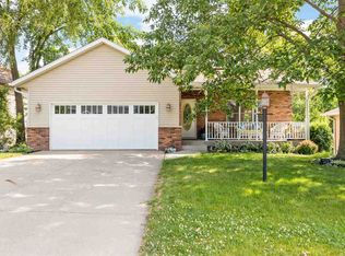 2737 Muddy Creek Ln, Coralville, IA