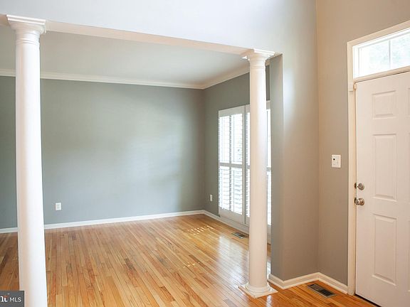 4th image of 7000 Clifton Knoll Ct