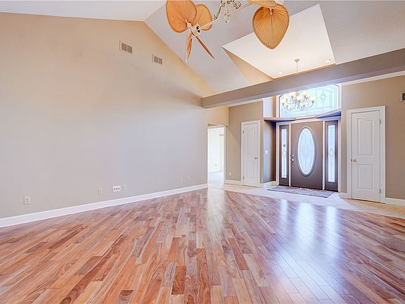 5th image of 344 Cherry Creek Ln