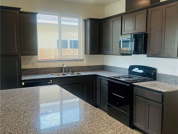 3rd image of 18 Squaw Valley Ct
