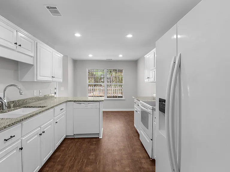 132 Pampas Dr — Photo 11