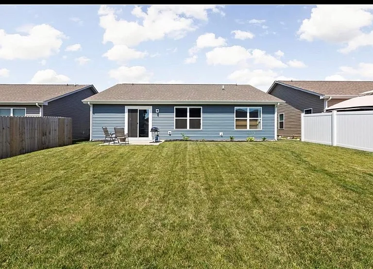 2471 Bridlewood Dr #1 — Photo 2
