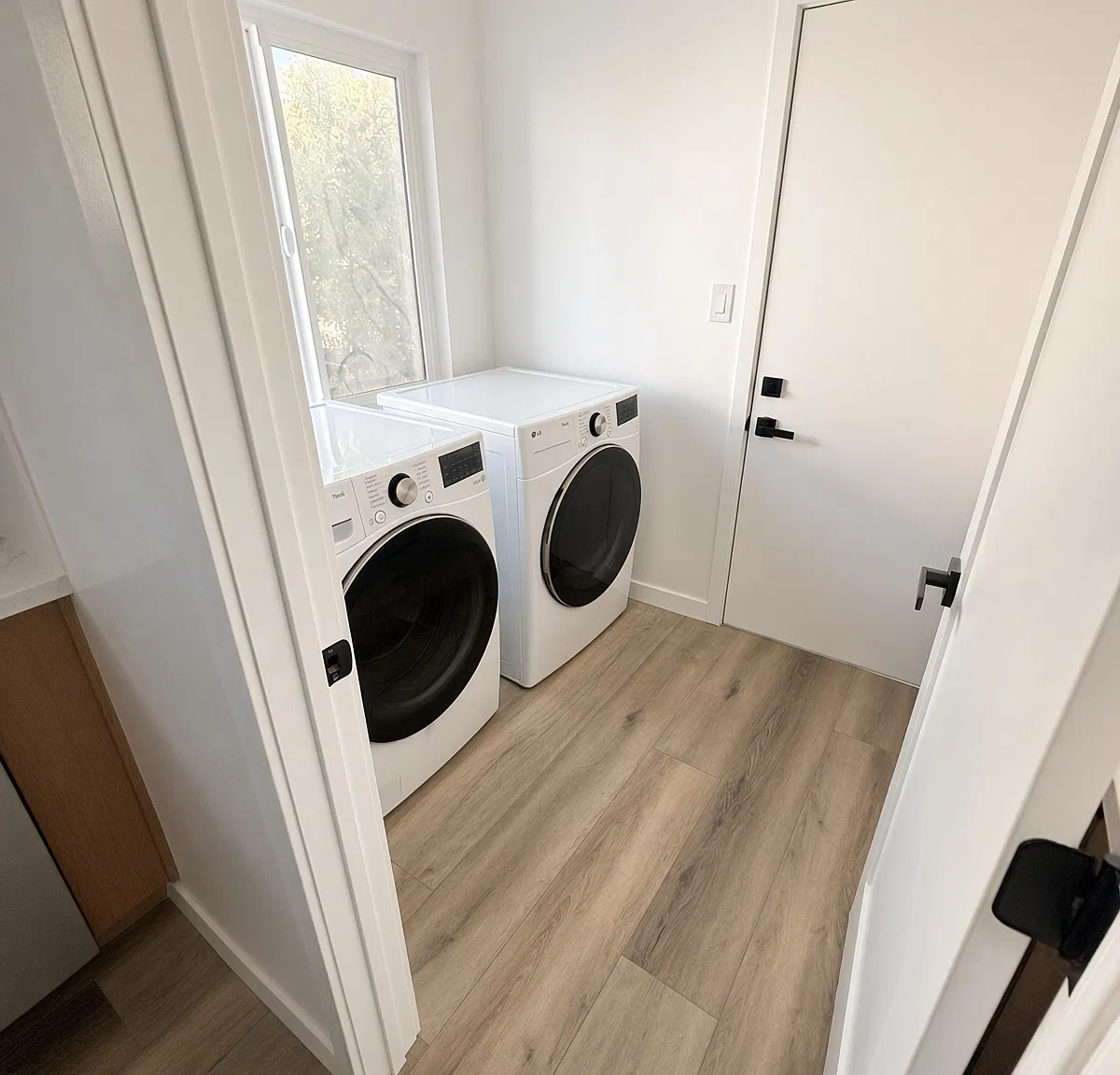 3 bed, 1206 sqft, $4,226 — Photo 4