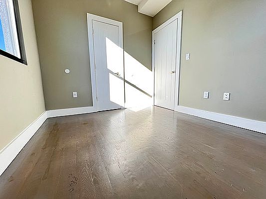 4th image of 292 Wilson Ave #3M