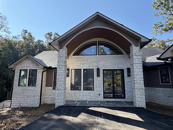 2nd image of 256 Fairview Dr