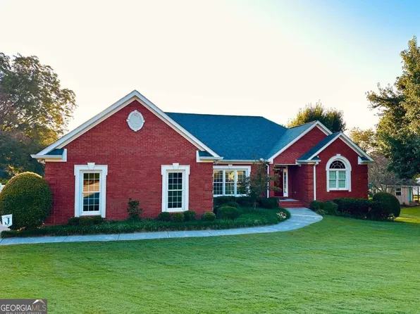 111 Oakhurst Ter NE, Calhoun, GA 30701