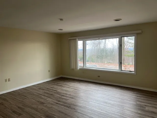 1700 Mountain View Rd — Photo 11