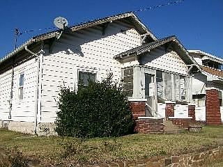 2nd image of 527 W Calhoun St