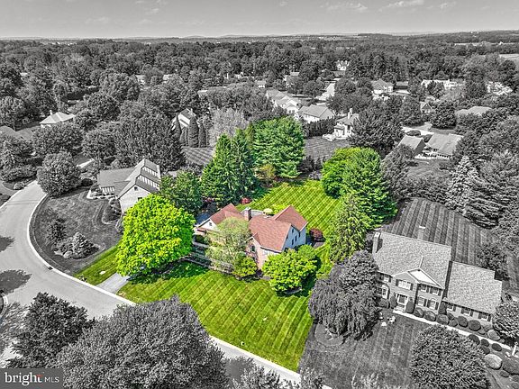 4th image of 1334 Beaconfield Ln