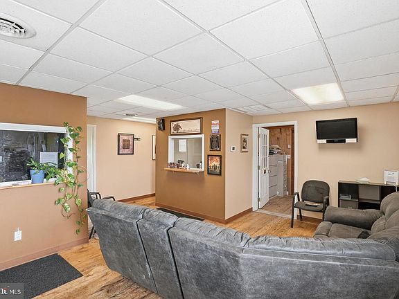 4th image of 32076 Gordy Rd