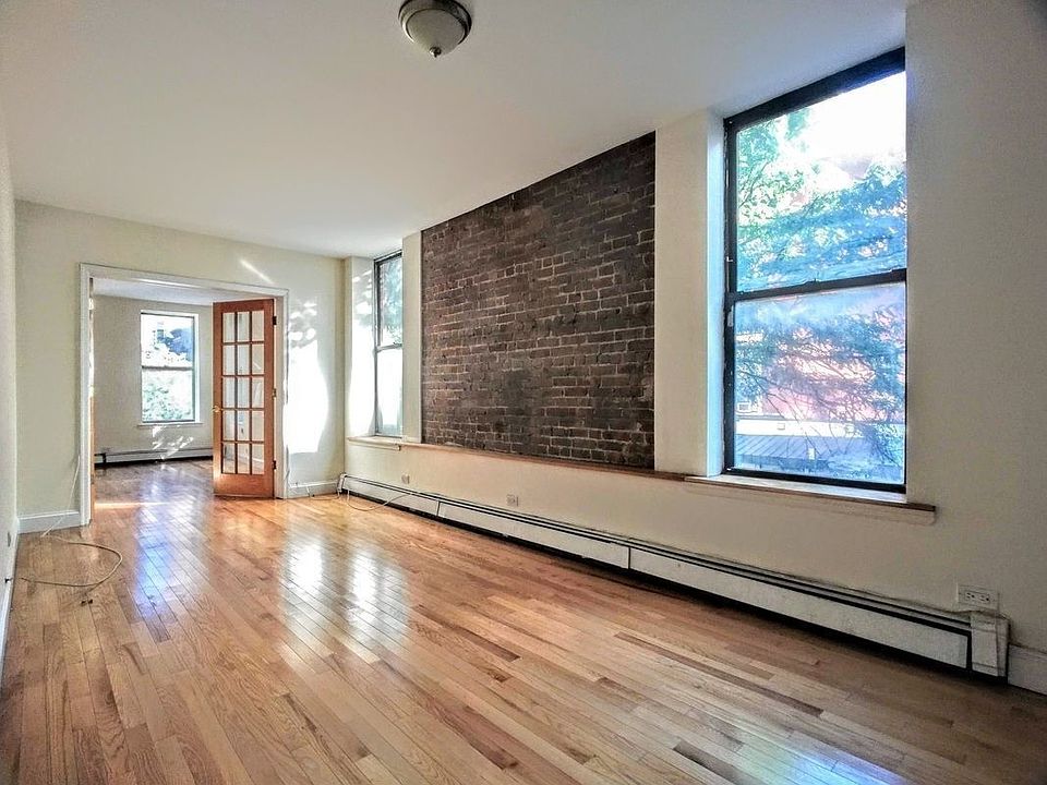 2nd image of 1601 2nd Ave #3-1