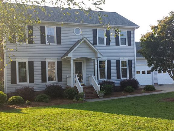 2nd image of 107 Live Oak Dr