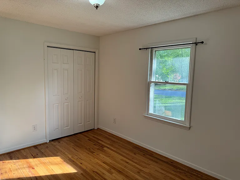 411 S Lyles Ave — Photo 10
