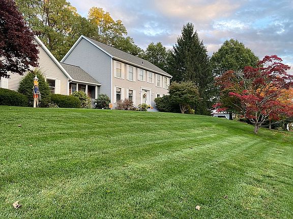 5th image of 39 Park Dr