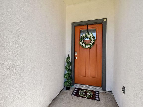 3rd image of 1614 Mountain Echo Dr