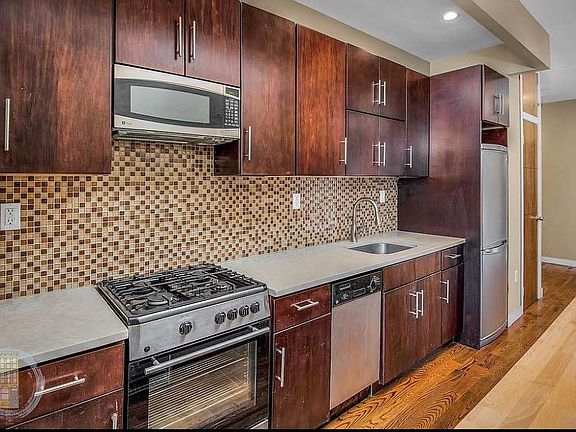 4th image of 2586 Bedford Ave #2R
