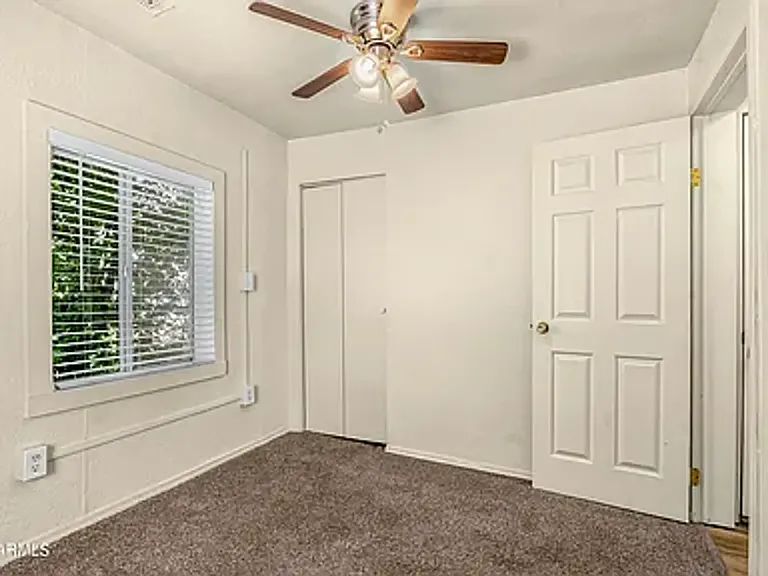 114 E Franklin Ave — Photo 8